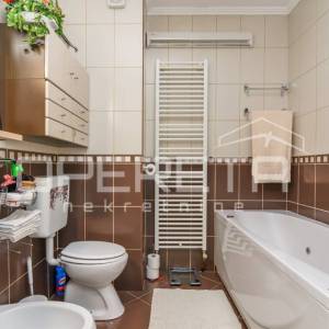 PRODAJA, 4-SOBAN STAN, ATRAKTIVNA LOKACIJA - JARUN, 97 m2 (stan 86,5 m2 + garažn
