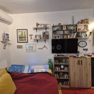 Prodaja, Frateršćica, jednosoban stan 33m2 na 2 katu zgrade