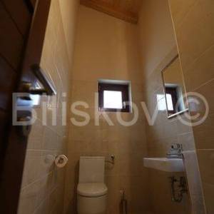 Prodaja, Jurišići, samostojeća vila površine 400m2, bazen, konoba