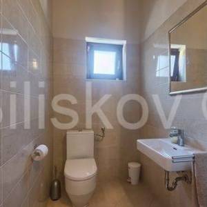 Prodaja, Jurišići, samostojeća vila površine 400m2, bazen, konoba
