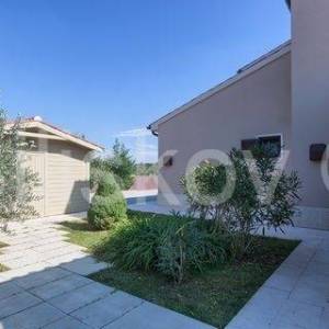 Prodaja, Jurišići, samostojeća vila površine 400m2, bazen, konoba