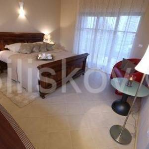Prodaja, Jurišići, samostojeća vila površine 400m2, bazen, konoba
