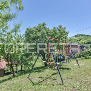 PRODAJA, KUĆA ZA ODMOR  OD 103 m2 + AUTOHTONA HRASTOVA KUĆA NA PARCELI OD 694 m2