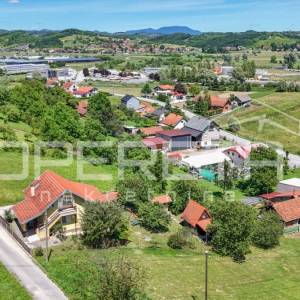 PRODAJA, KUĆA ZA ODMOR  OD 103 m2 + AUTOHTONA HRASTOVA KUĆA NA PARCELI OD 694 m2