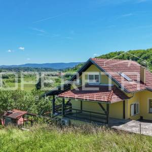 PRODAJA, KUĆA ZA ODMOR  OD 103 m2 + AUTOHTONA HRASTOVA KUĆA NA PARCELI OD 694 m2