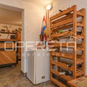 PRODAJA, KUĆA ZA ODMOR  OD 103 m2 + AUTOHTONA HRASTOVA KUĆA NA PARCELI OD 694 m2