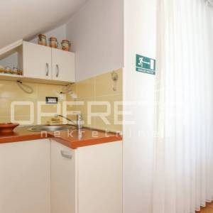 PRODAJA, KUĆA ZA ODMOR  OD 103 m2 + AUTOHTONA HRASTOVA KUĆA NA PARCELI OD 694 m2