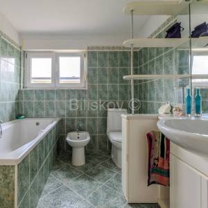 Prodaja, Maksimir, Oboj, prekrasan trosoban stan 72m2 s balkonima