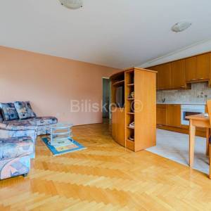 Prodaja, Maksimir, Oboj, prekrasan trosoban stan 72m2 s balkonima
