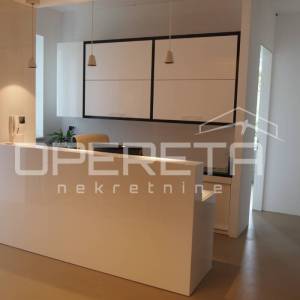 Prodaja, Poslovna zgrada, Centar, Vinogradska, 580m2