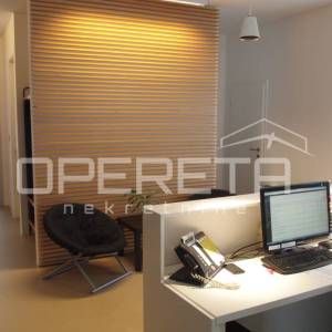 Prodaja, Poslovna zgrada, Centar, Vinogradska, 580m2