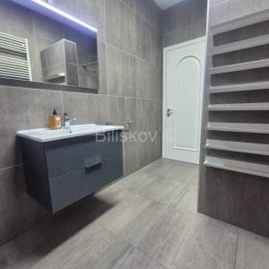 Prodaja, Šestine, urbana obiteljska vila 400m2, okućnica 1300m2