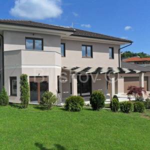 Prodaja, Šestine, urbana obiteljska vila 400m2, okućnica 1300m2