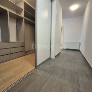 Prodaja, Šestine, urbana obiteljska vila 400m2, okućnica 1300m2