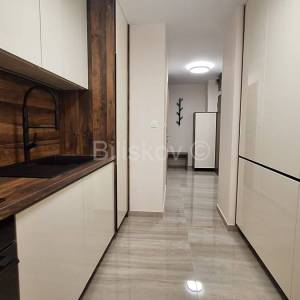 Prodaja, Sesvete, trosoban stan 75m2, na trećem katu zgrade