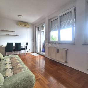 Prodaja, Trešnjevka, Jarun, garsonijera 28 m2 na 3 katu bez lifta