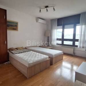 Prodaja, Trnje, dvosoban stan površine 45m2 na 5 katu zgrade, lift