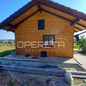 Prodaja više kućica u prekrasnom mirnom mjestu blizu Karlovca