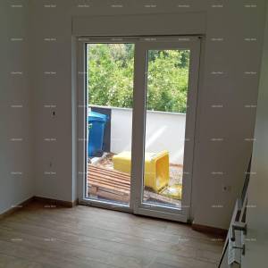 Prodaje se dvosobni stan s vrtom – Medulin