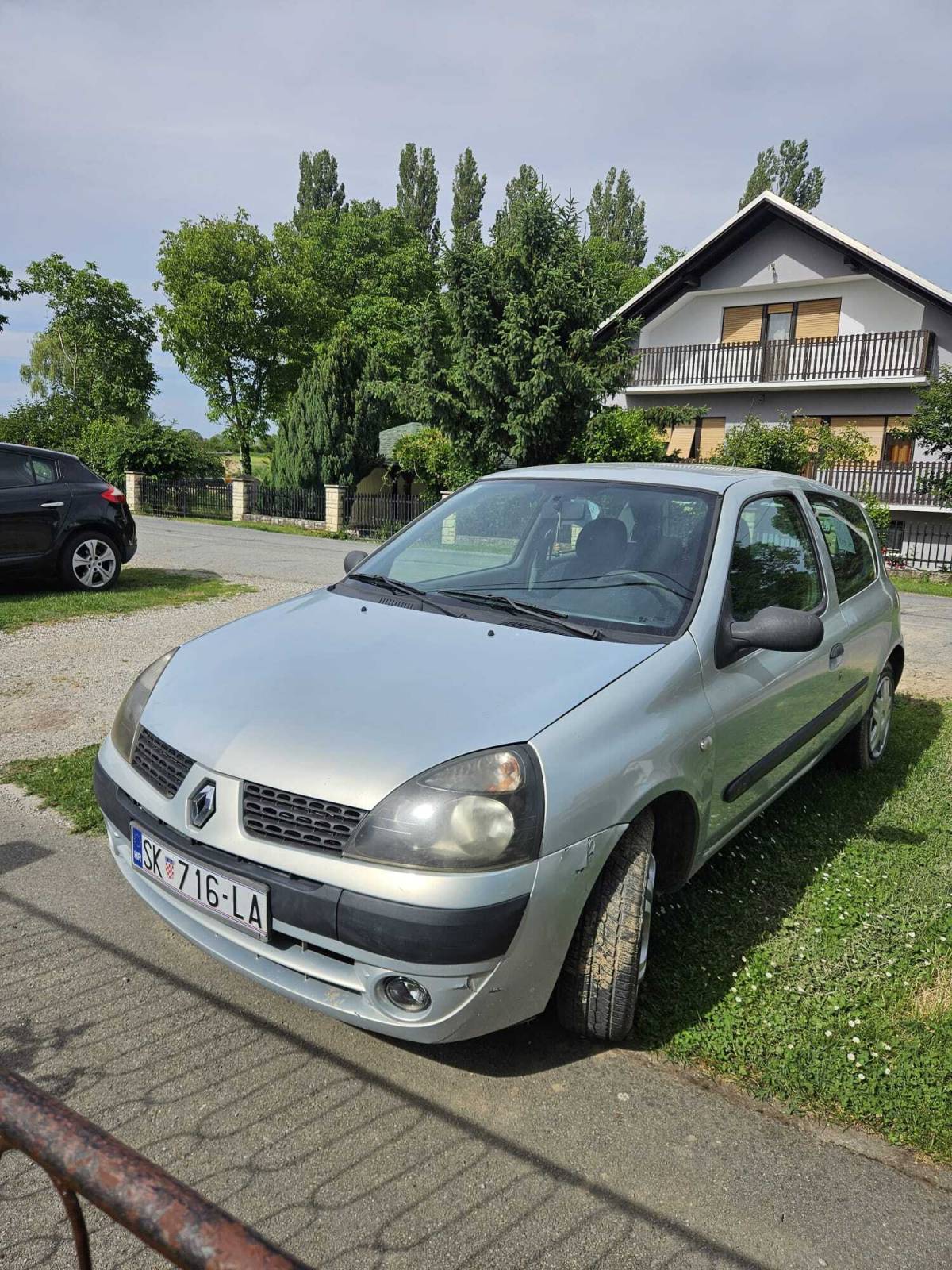 Prodajem Renault Clio 2003. god