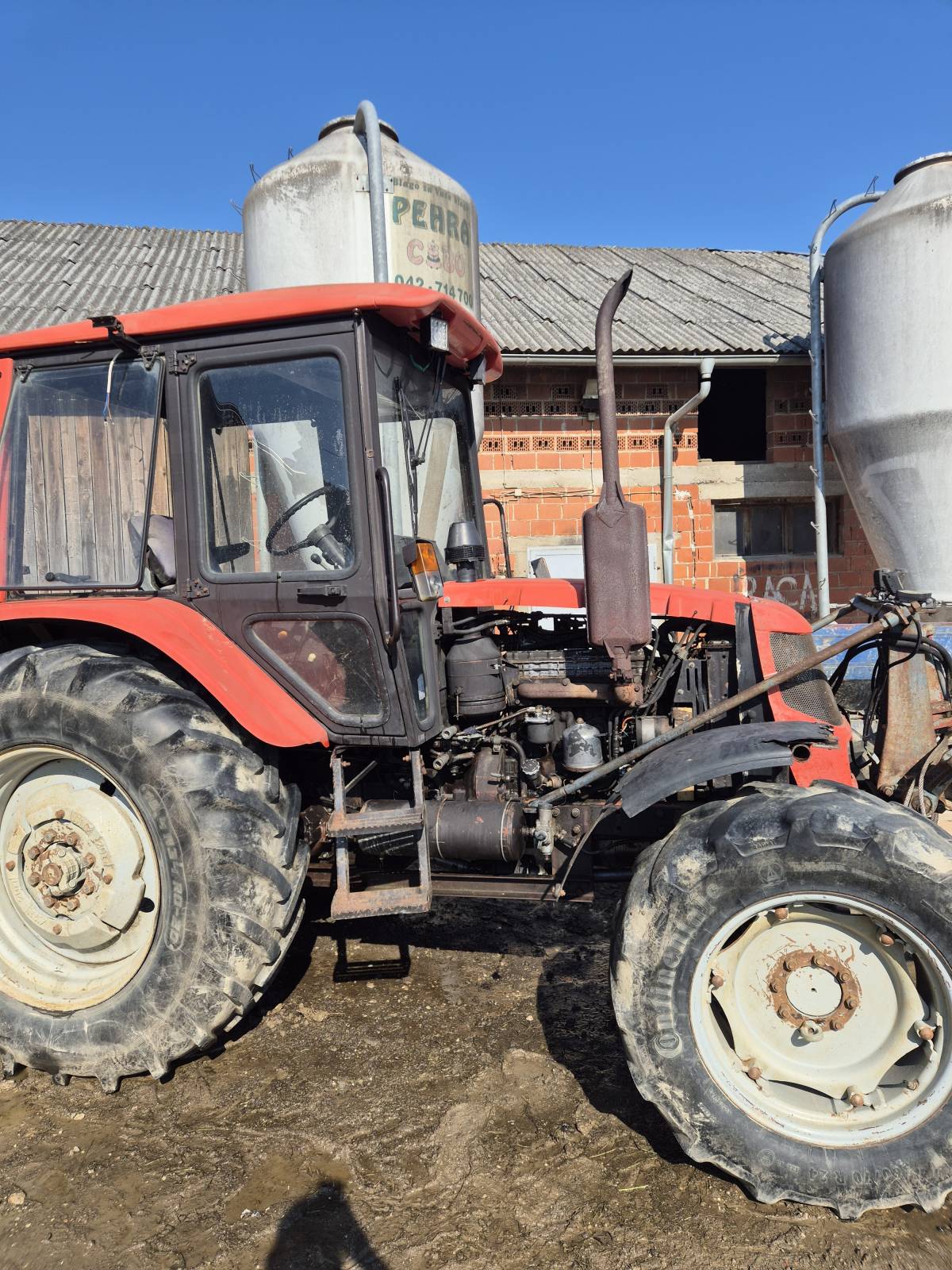Prodajem traktor belarus