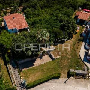 Prvi red do mora – Kuća sa prekrasnom okućnicom, Molat