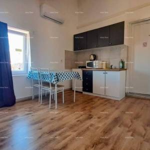 PULA – Investicijski stan u centru, podijeljen u 3 potpuno opremljena studio apartmana