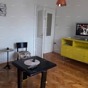 PULA!  Prodaja stana – 80 m², odlična lokacija. Preradovićeva ulica , neposredna blizina  fakulteta.