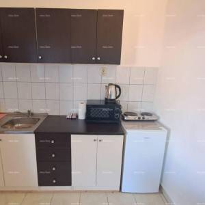 Pula, strogi centar – 90,30 m² | 4 uređena studio apartmana | Pogled na Zlatna vrata | Uhodan turistički posao