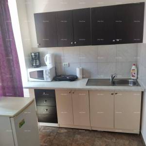 Pula, strogi centar – 90,30 m² | 4 uređena studio apartmana | Pogled na Zlatna vrata | Uhodan turistički posao