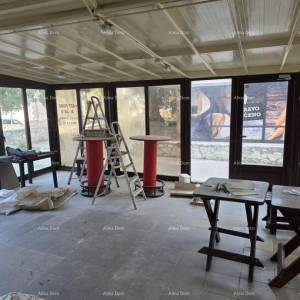 Pula – Ugostiteljski poslovni prostor 60 m², Veruda, prizemlje