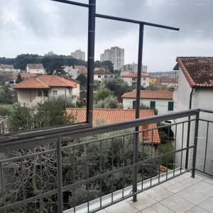 Pula Veruda. Prodaje se stan u kući na 1. katu – atraktivna lokacija