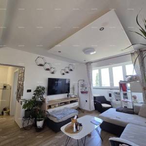 PULA, VIDIKOVAC, RENOVIRAN STAN 52 m²