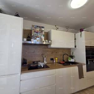 PULA, VIDIKOVAC, RENOVIRAN STAN 52 m²