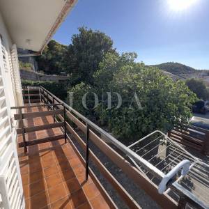 RAB – SUPETARSKA DRAGA | Stan 68,62 m², samo 40 m od mora, veliko dvorište, parking!