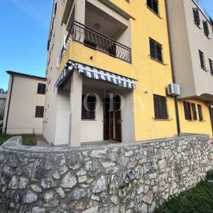 Rabac, stan u prizemlju stambene zgrade