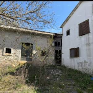 RAŠA, STARINA S VELIKOM OKUĆNICOM