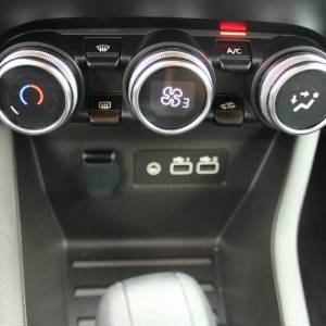 Renault Clio 1.6 E-Tech 145 Hybrid AUTOMATIK *LED, NAVIGACIJA*