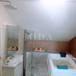 Renovirana kuća kompletno opremljena,Valtura