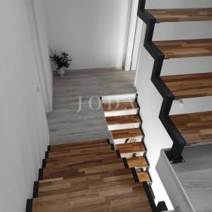 Renovirana kuća kompletno opremljena,Valtura