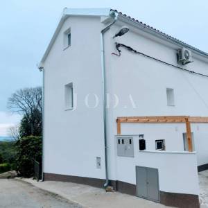 Renovirana kuća kompletno opremljena,Valtura