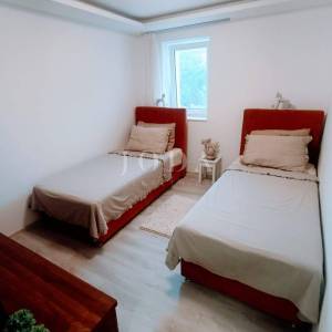 Renovirana kuća kompletno opremljena,Valtura