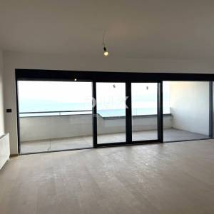RIJEKA, KANTRIDA – stan od 141m2 u luksuznoj novogradnji samo 250 metara od mora s garažom i panoramskim pogledom na more...