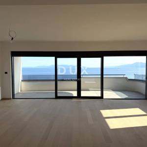 RIJEKA, KANTRIDA – stan od 151m2 u luksuznoj novogradnji samo 250 metara od mora s garažom i panoramskim pogledom na more...
