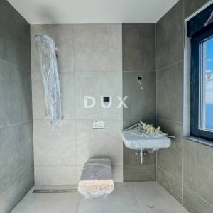 RIJEKA, KANTRIDA – stan od 134m2 u luksuznoj novogradnji samo 250 metara od mora s garažom i panoramskim pogledom na more...