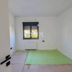 RIJEKA, KANTRIDA – stan od 155m2 u luksuznoj novogradnji samo 250 metara od mora s garažom i panoramskim pogledom na more...
