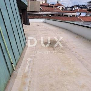 RIJEKA, STROGI CENTAR - Poslovni prostor na zavidnoj lokaciji