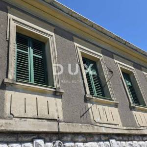 RIJEKA, SUŠAK - 3S+DB STAN, 89m2, ZA ADAPTACIJU!