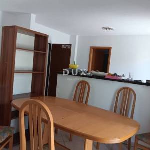 RIJEKA, VIŠKOVO - samostojeća kuća sa dva odvojena stana i velikom okućnicom! PRILIKA!