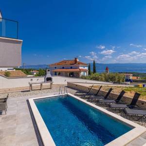 RISIKA, otok Krk - Dvije kuće s bazenima i pogledom na more